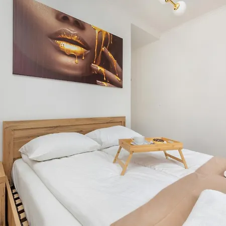 Apartment Beautiful One Bedroom Zamkowa By Rent Like *